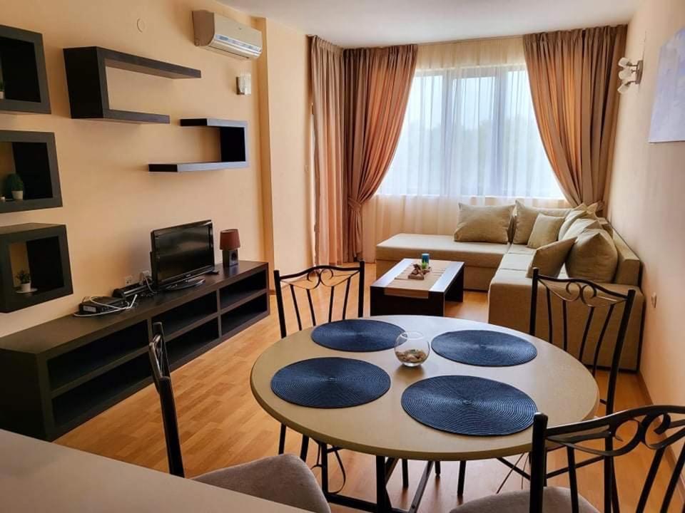 Dilov Apartments In Yalta Golden Sands Ngoại thất bức ảnh