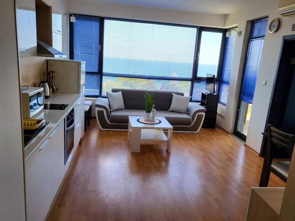 Dilov Apartments In Yalta Golden Sands Ngoại thất bức ảnh